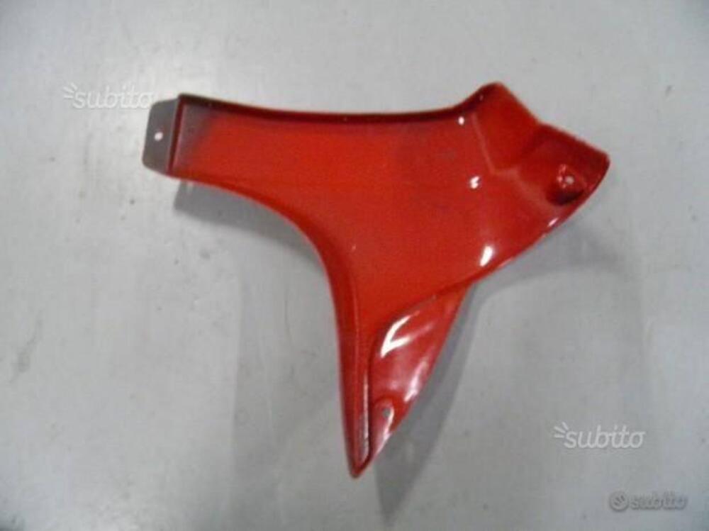 CONVOGLIATORE DESTRO PER APRILIA. CODICE AP8130153 (2)