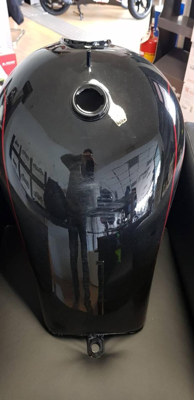 Serbatoio Moto Guzzi California (3)