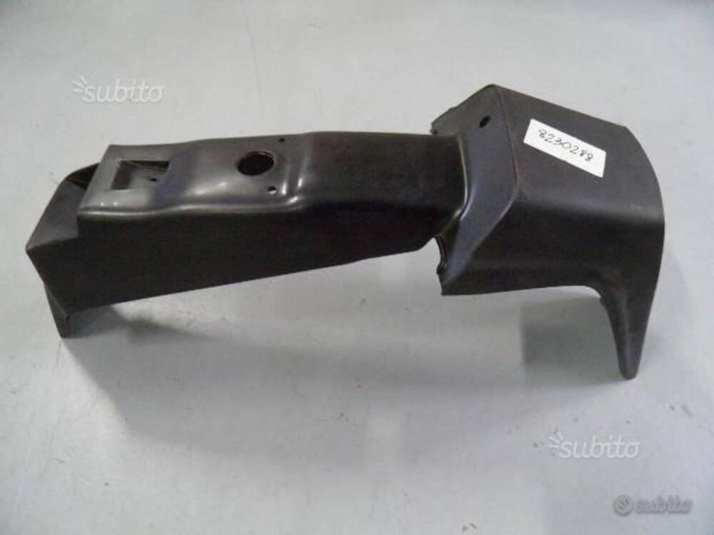 PARAFANGO POSTERIORE PER APRILIA. CODICE AP8230288