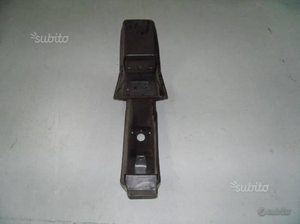 PARAFANGO POSTERIORE PER APRILIA. CODICE AP8230288 (4)