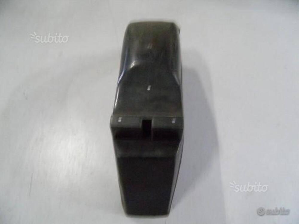 PARAFANGO POSTERIORE APRILIA. CODICE AP8126018 (2)