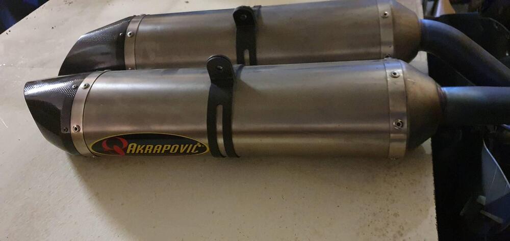 AKRAPOVIC R1 anno 04 05 06 (2)