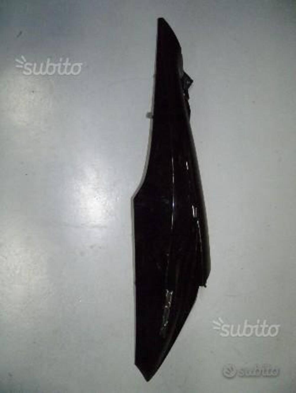 FIANCHETTO POSTERIORE DESTRO USATO HONDA PCX 125