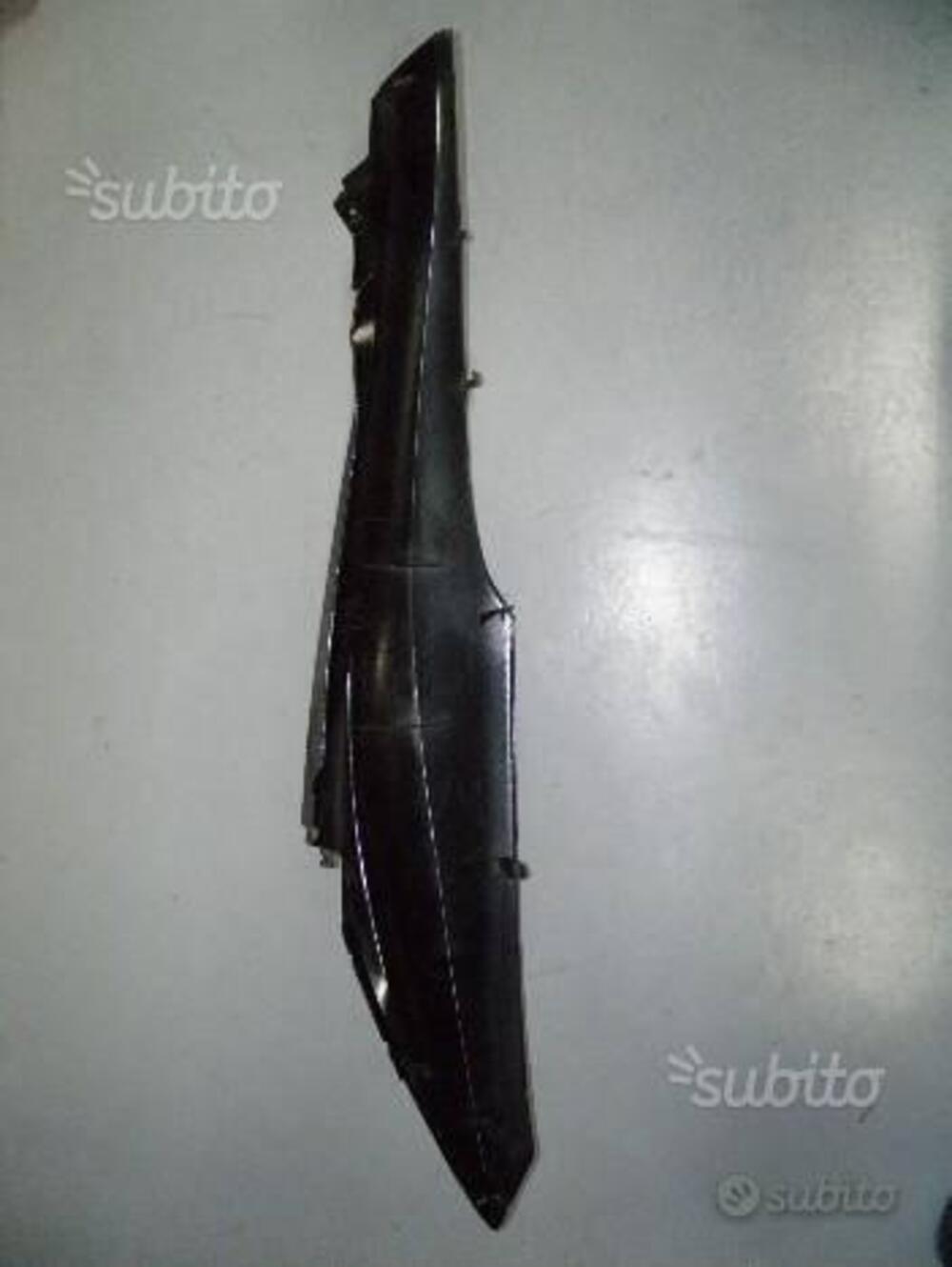FIANCHETTO POSTERIORE DESTRO USATO HONDA PCX 125 (2)