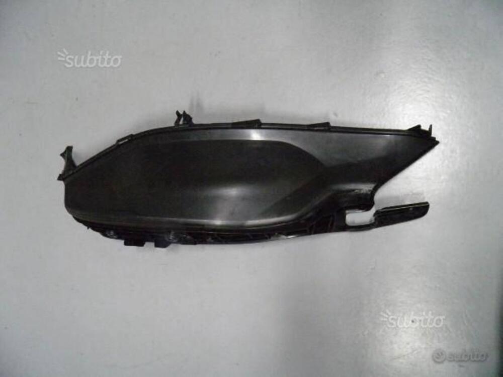 PEDANA DESTRA USATA HONDA PCX 125 DAL 2010 AL 12 (2)