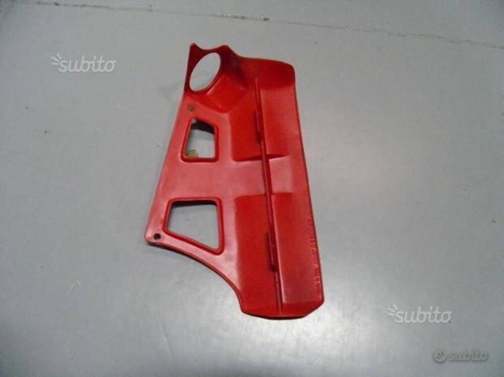 FIANCATINA SX ROSSA PER APRILIA. CODICE AP8130223 (2)