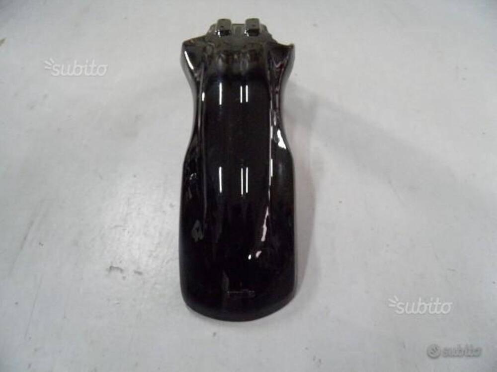 PARAFANGO ANT. NERO PER APRILIA. CODICE AP8126109 (2)