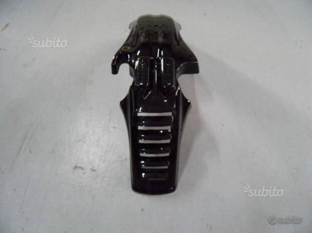 PARAFANGO ANT. NERO PER APRILIA. CODICE AP8126109 (3)