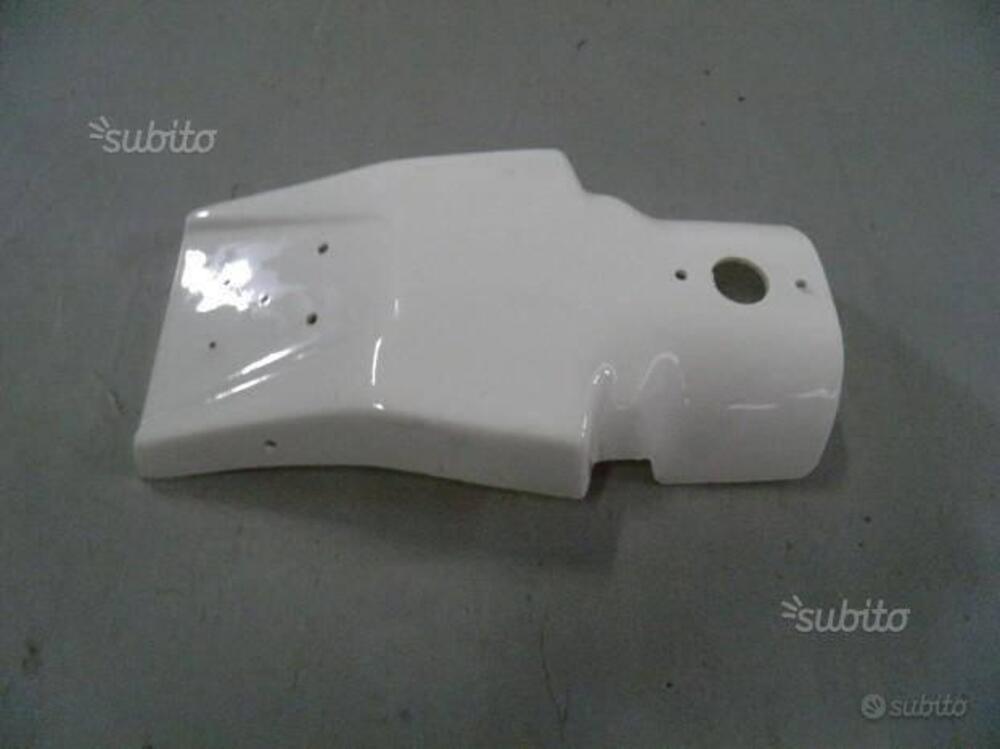 PARAFANGO POSTERIORE APRILIA. CODICE AP8126038. (2)