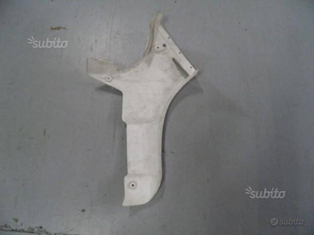 CARENA LATERALE SX. PER APRILIA. CODICE AP8230219 (2)