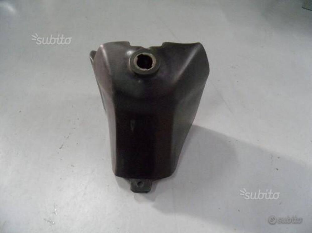 SERBATOIO BENZINA APRILIA PEGASO 125 AP8130895. (2)