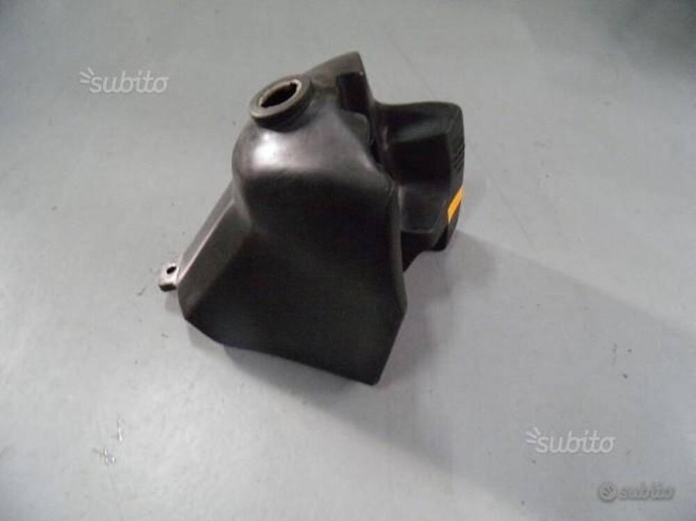 SERBATOIO BENZINA APRILIA PEGASO 125 AP8130895. (3)