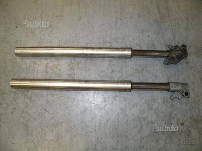 COPPIA GAMBE FORCELLA USATE PER APRILIA PEGASO 650