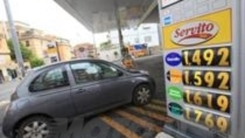 Caro benzina: l'ACI indice uno sciopero per il 6 giugno