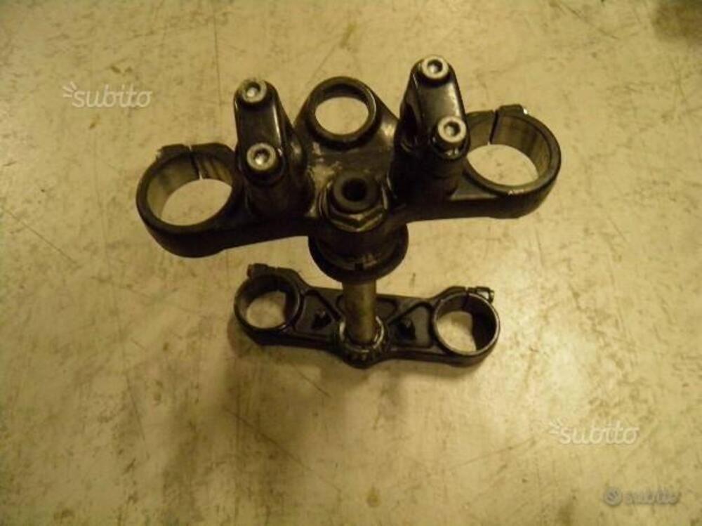 COPPIA PIASTRE FORCELLA USATE APRILIA PEGASO 650 (2)