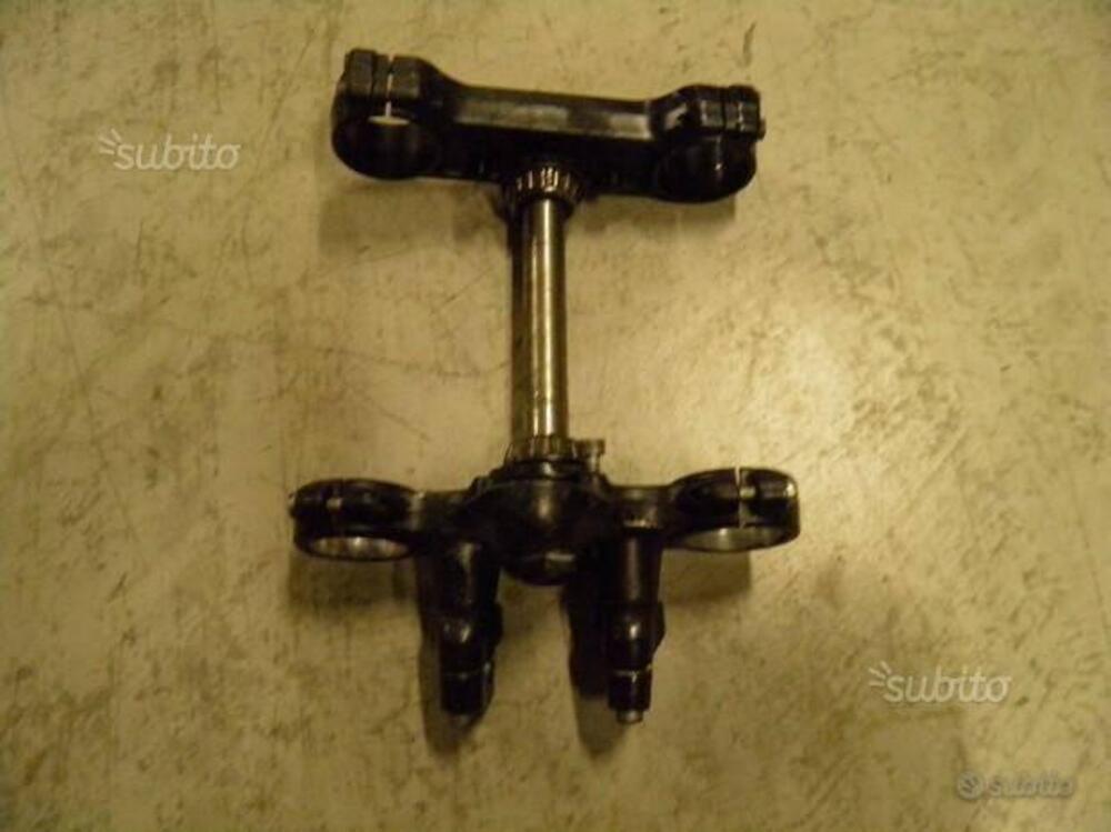 COPPIA PIASTRE FORCELLA USATE APRILIA PEGASO 650 (3)