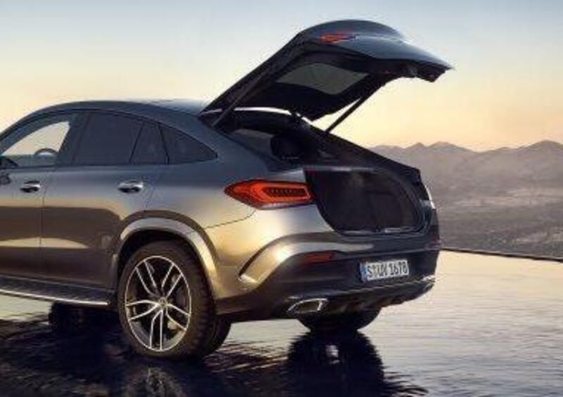 Mercedes-Benz GLE Coupé (2020-->>) (23)