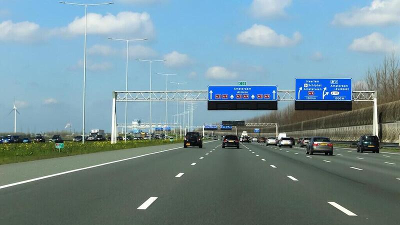 Olanda, entra in vigore il limite di 100 km/h in autostrada