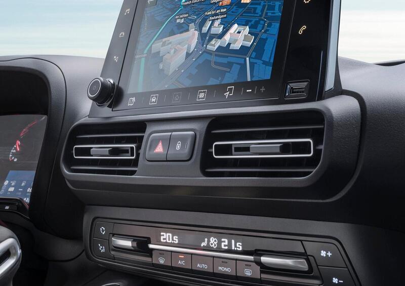 Opel Combo Life (2018-->>) (18)