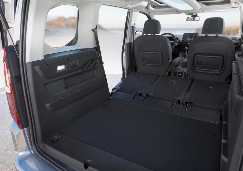Opel Combo Life (2018-->>) (25)