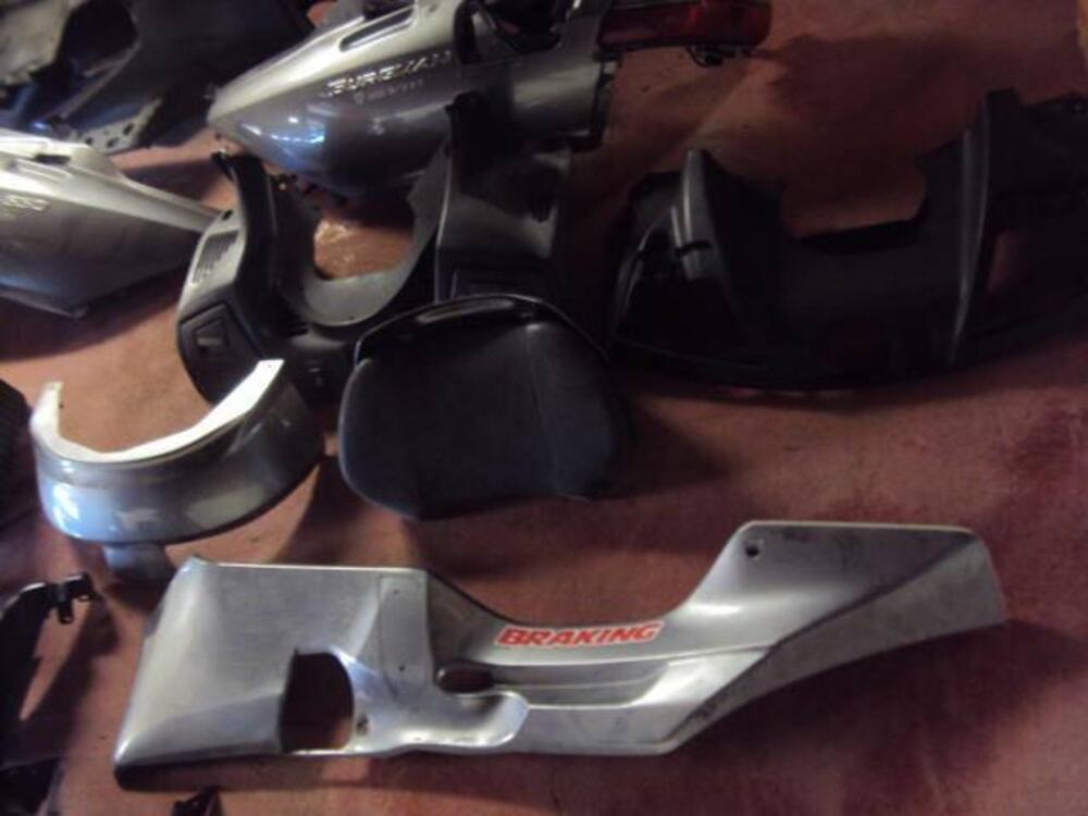 PEZZI CARROZZERIA SUZUKI BURGMAN 650 (3)