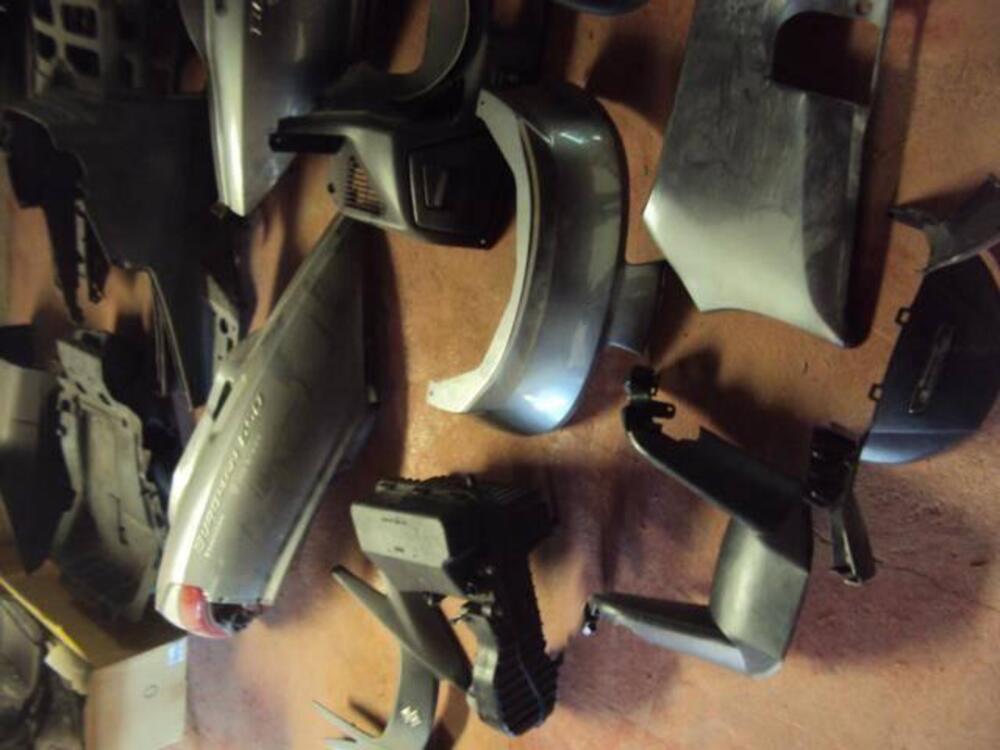 PEZZI CARROZZERIA SUZUKI BURGMAN 650 (4)