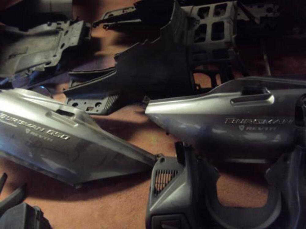 PEZZI CARROZZERIA SUZUKI BURGMAN 650 (5)