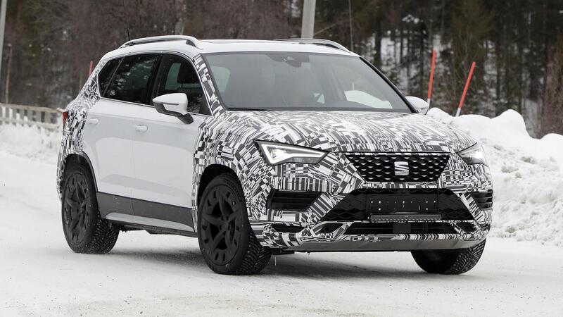 Seat Ateca: restyling e powertrain ibrido in arrivo [Foto spia]