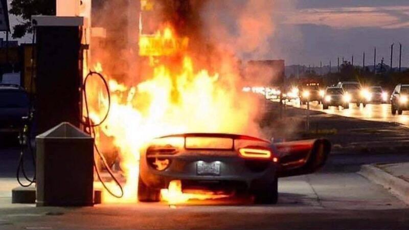 Porsche 918 Spyder a fuoco (nel 2014): la F40 di Montecarlo &egrave; solo l&#039;ultima