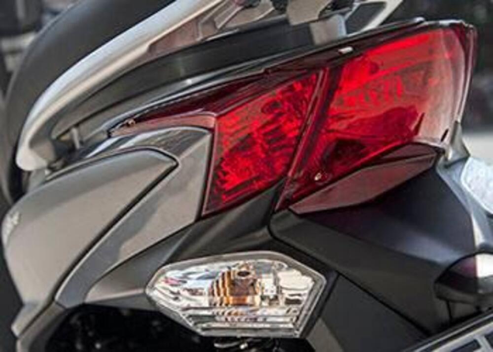 Kymco People 125i One (2021 - 25) (11)