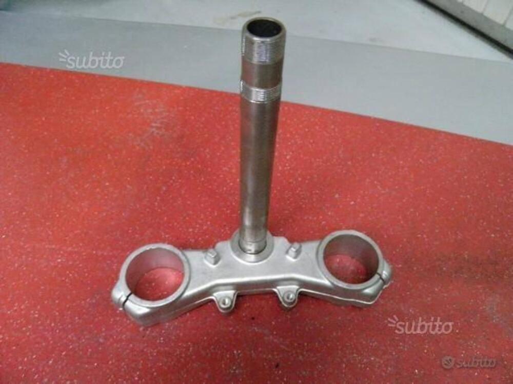 PIASTRA INF. FORCELLA APRILIA CODICE AP8123019