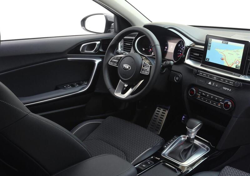 Kia Ceed (2018-->>) (16)