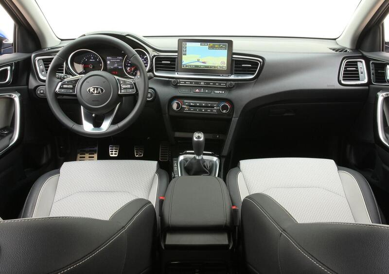 Kia Ceed (2018-->>) (15)