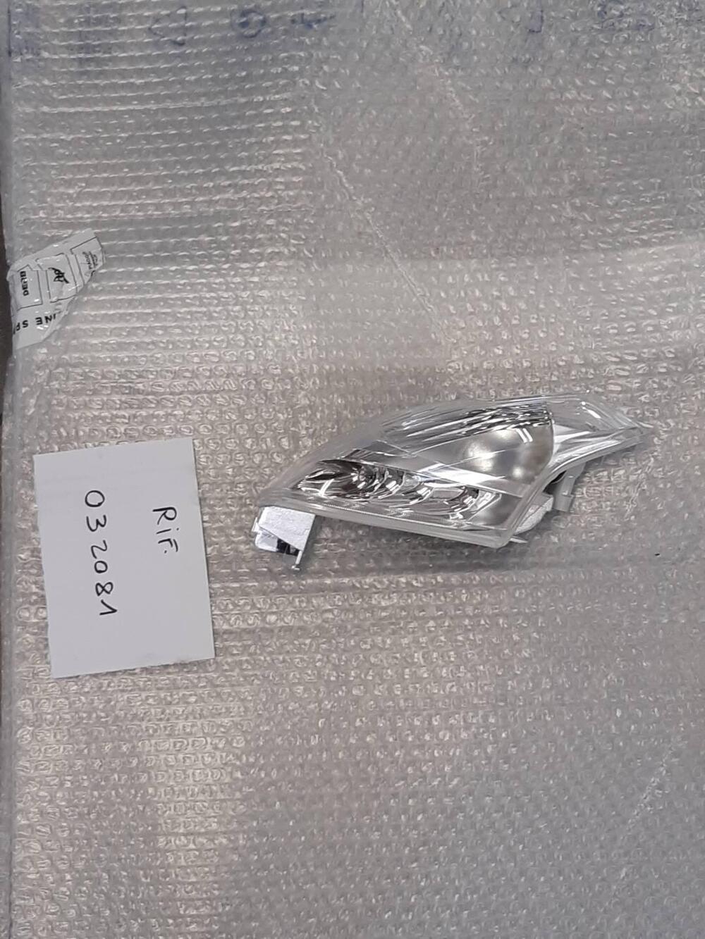 FANALE POSTERIORE SINISTRO PIAGGIO NEW BEVERLY 300