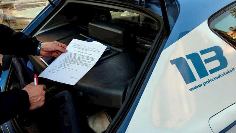 Multa, Coronavirus, autocertificazione per spostamenti: trasgredire NON &egrave; pi&ugrave; penale dal 25 marzo