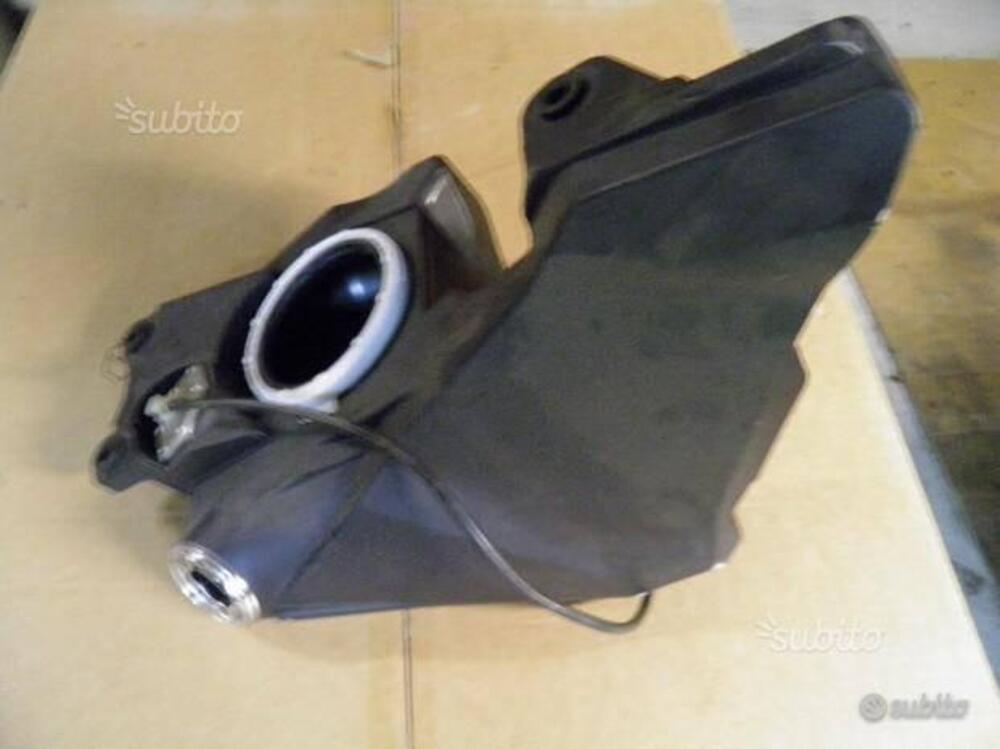 SERBATOIO BENZINA USATO PER BMW 650 COUNTRY. (2)