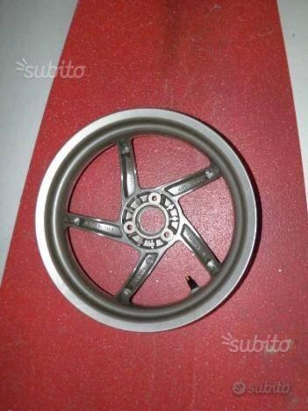 RUOTA POST. USATA APRILIA SR 50 CODICE 853010 (2)