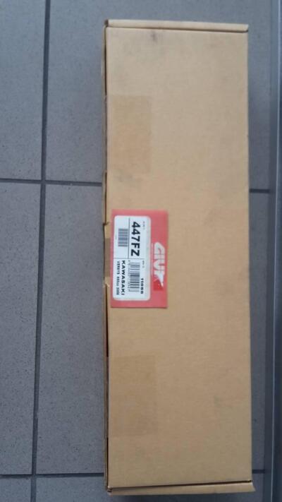 GIVI 447FZ Attacco Posteriore bauletto Versys 650