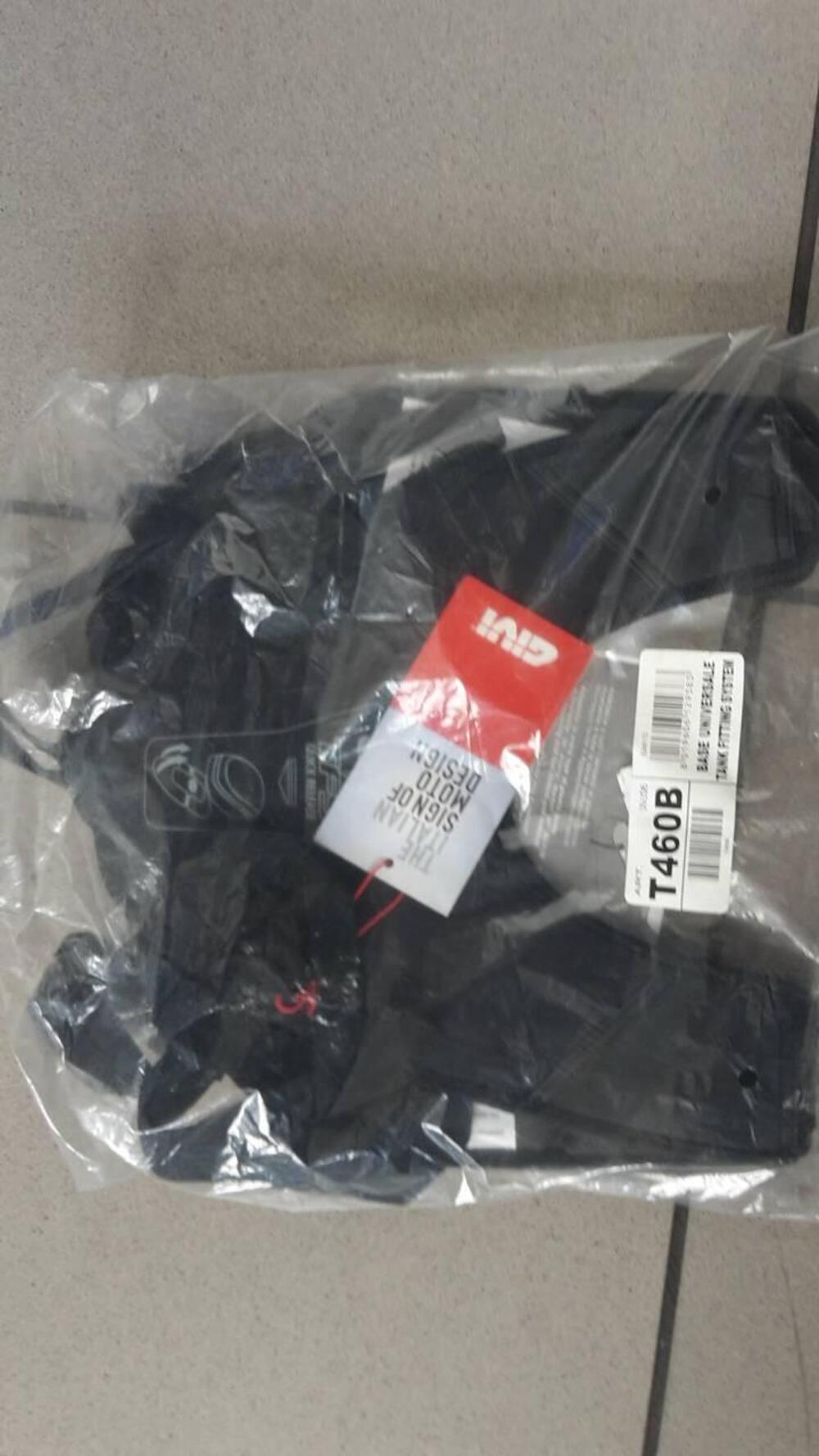 GIVI T460B BASE UNIV.TANK FITTING SYSTEM