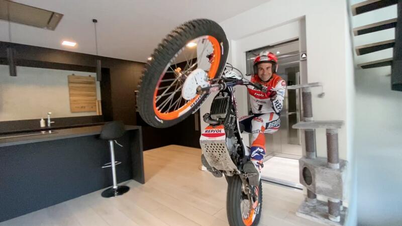 Toni Bou, quando il trial &egrave; veramente indoor!