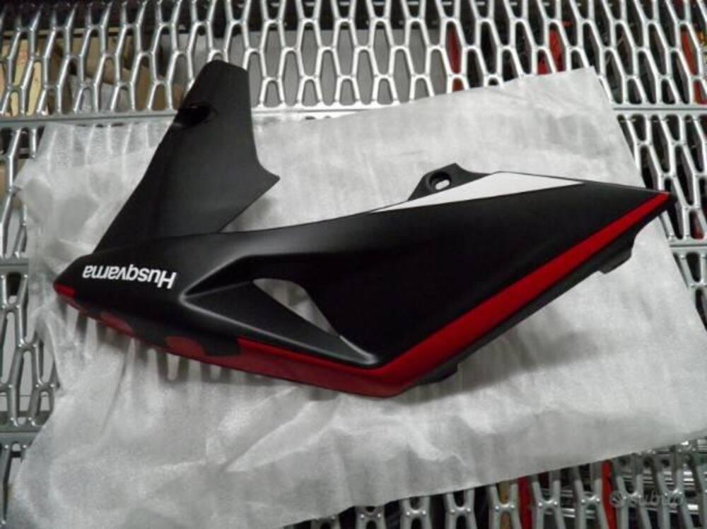 FIANCHETTO DESTRO PER HUSQVARNA 630 (2)