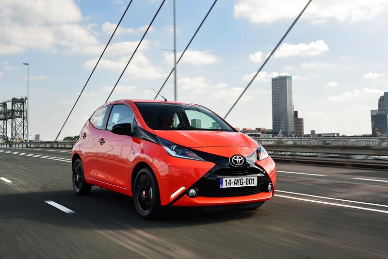 Toyota Aygo 1.0 VVT-i 69 CV 5 porte x-play TSS MMT