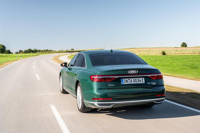 La Audi A8 con il V8 mild hybrid