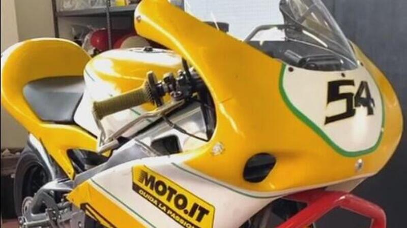 L&#039;allestimento della moto da corsa. Rivedi la diretta Instagram