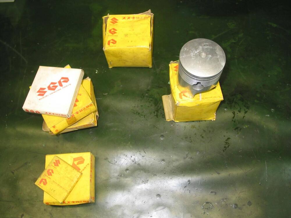 Pistone Suzuki GT500 (3)