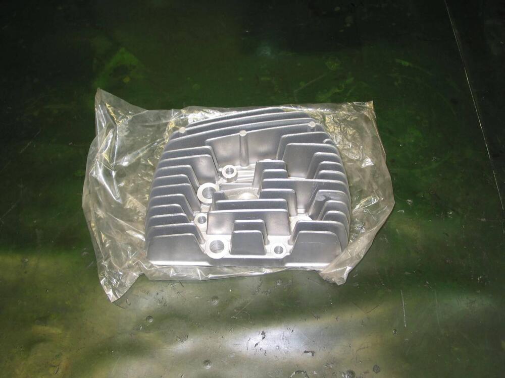 Testa Suzuki GT500 (2)