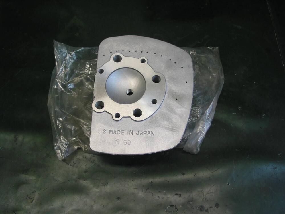 Testa Suzuki GT500 (3)