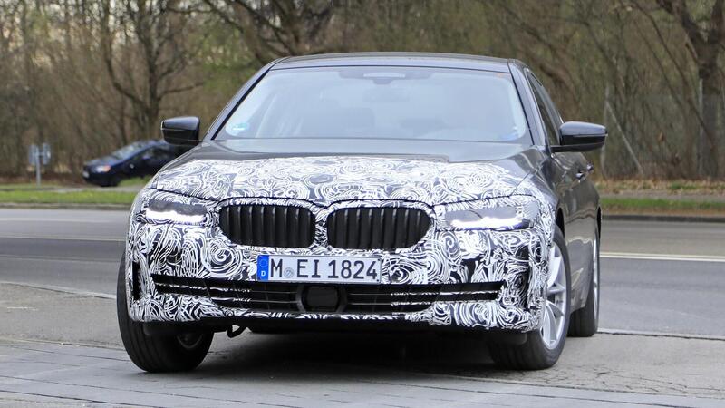 BMW Serie 5 restyling: per lei niente maxi griglia [Foto spia]