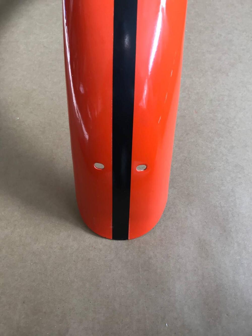 Parafango post arancio L Ducati 250 Scrambler VV (4)