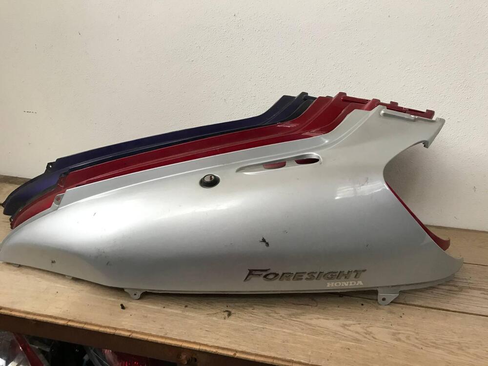 Carena post sx Honda Foresight 250 S.L Kymco (2)